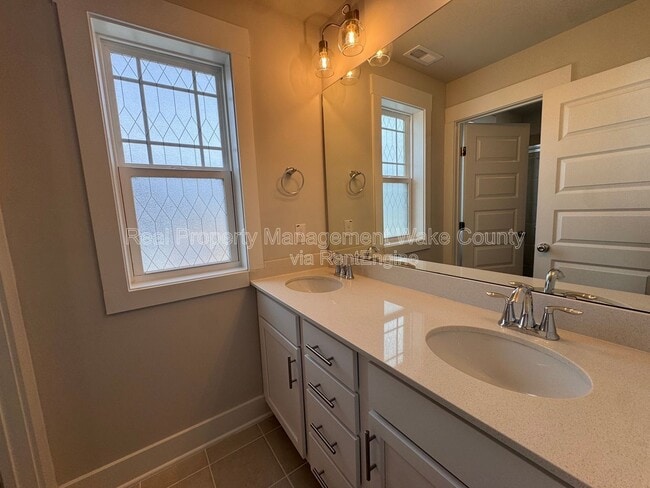 Building Photo - 1328 Barreto Dr