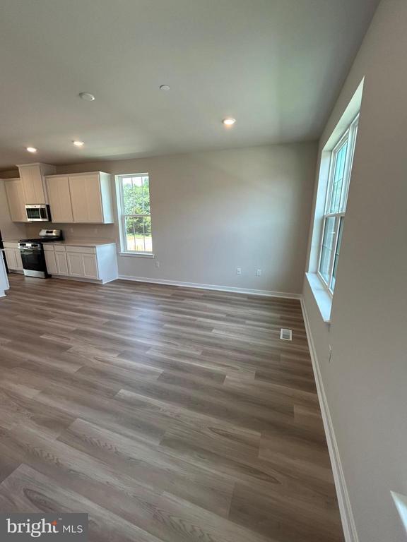 Building Photo - 38 Barnes Wy