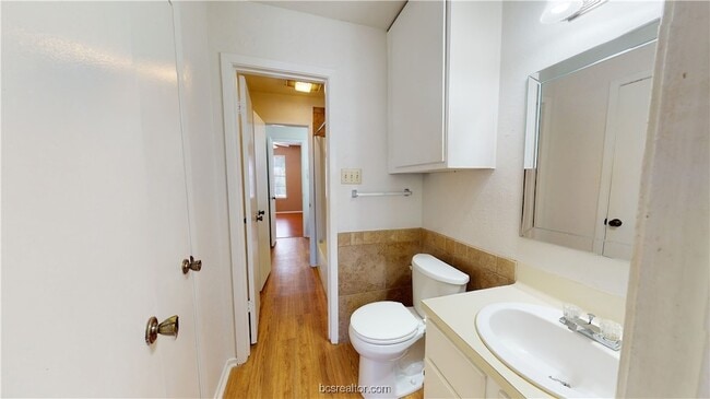Building Photo - 805 San Pedro Dr