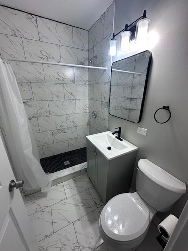 Building Photo - Clearing single family for rent