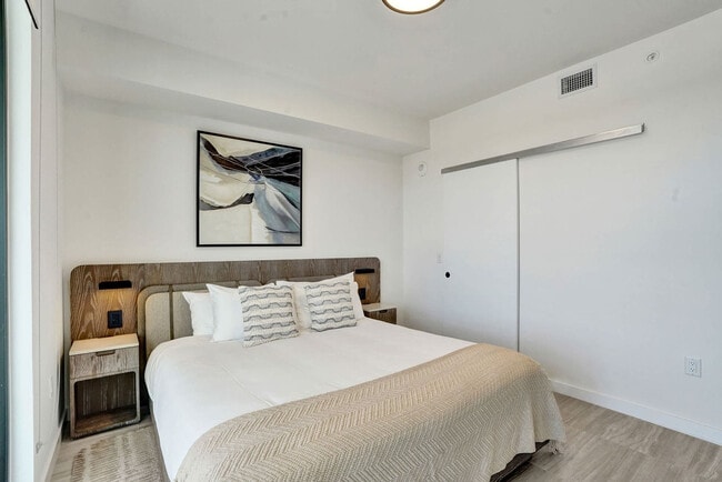 Building Photo - 7144 Byron Ave