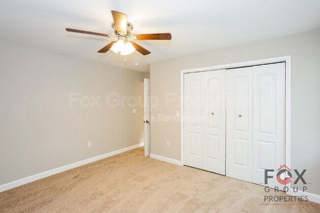 Building Photo - 5407 Venado St