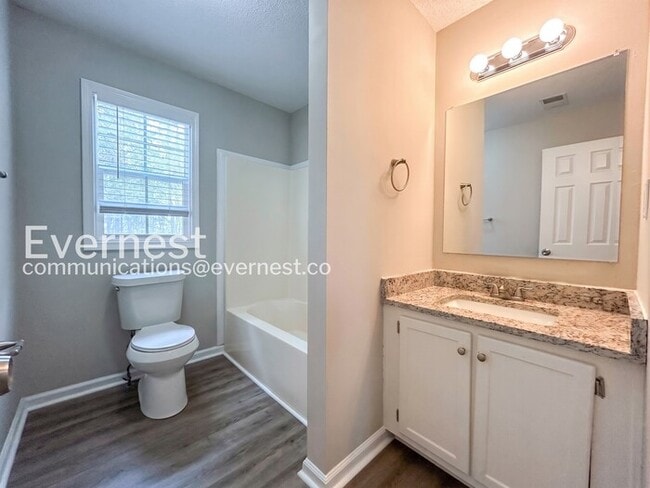 Building Photo - 321 Sadler Dr