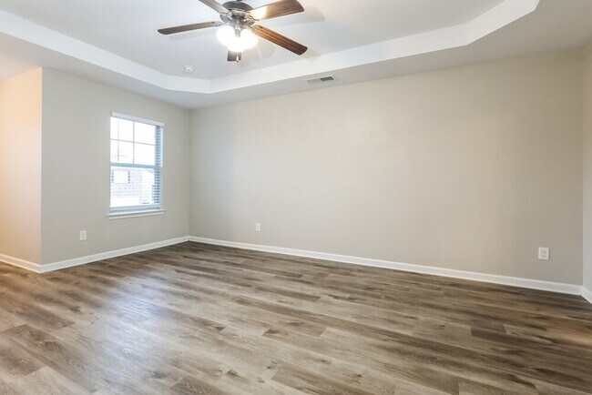 Building Photo - 2664 Calvary Dr