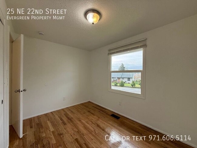 Building Photo - 25 NE 22nd St