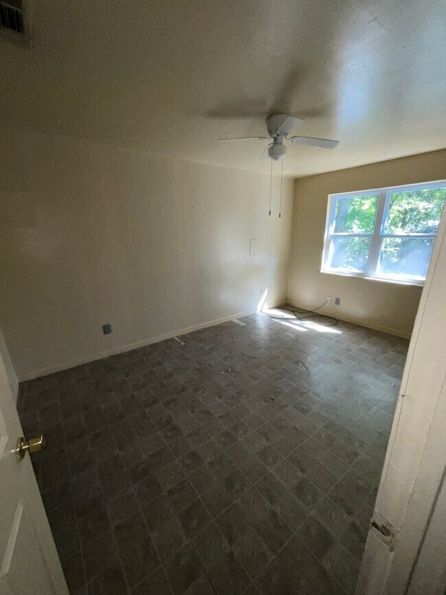 Building Photo - 6117 Willard Ave