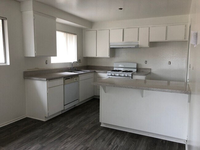 Building Photo - 2229 Franzen Ave