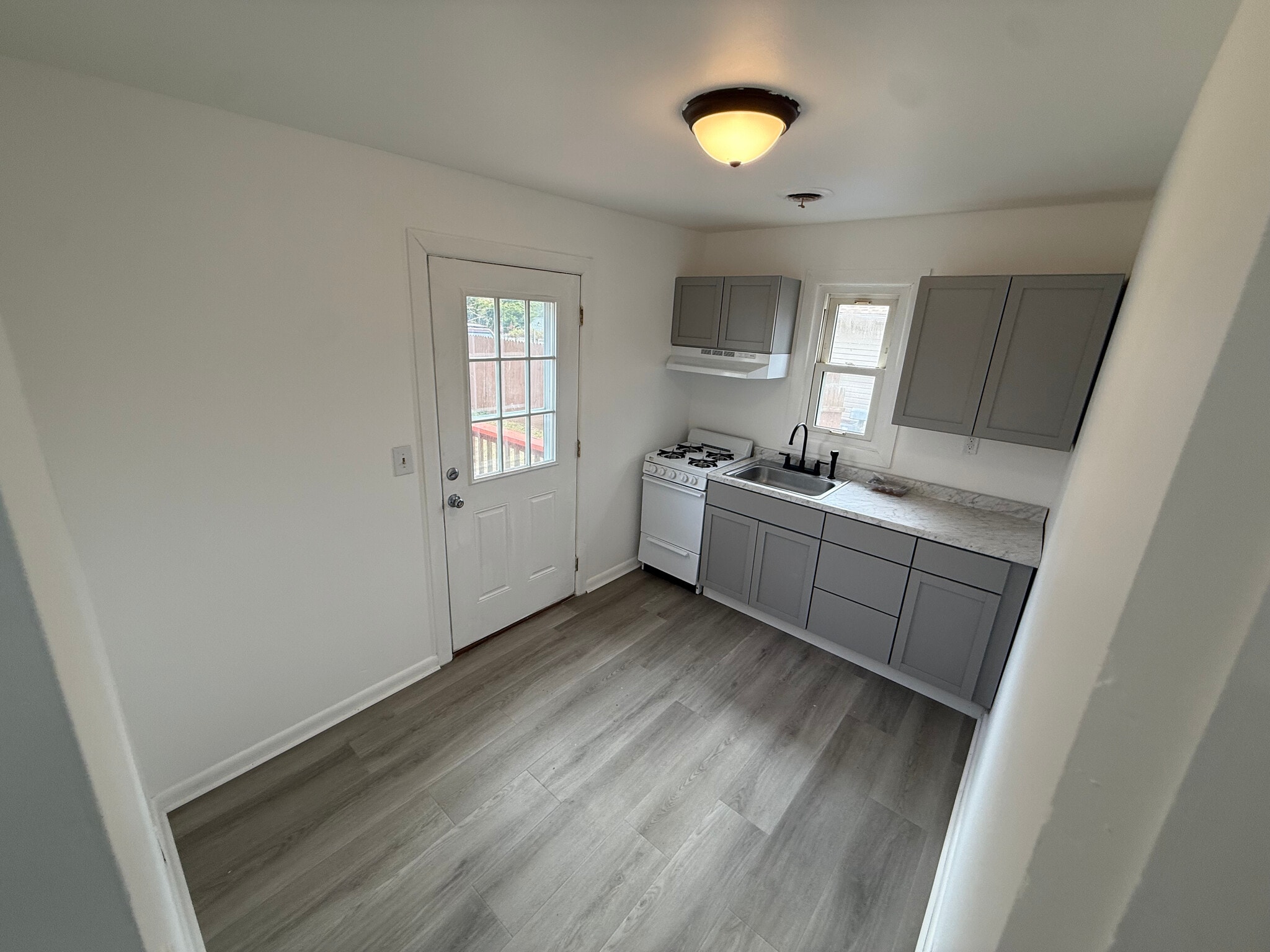 Kitchen - 72 Peony St