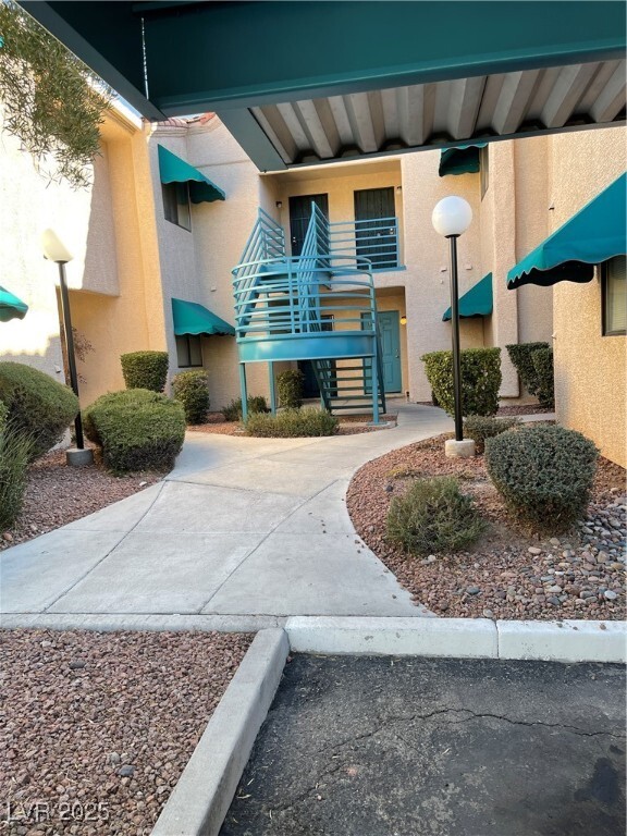 Building Photo - 4360 Woodpine Dr