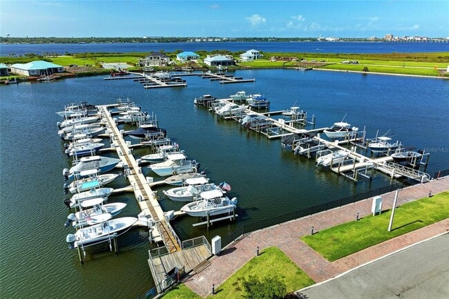 Building Photo - 2322 5th St E