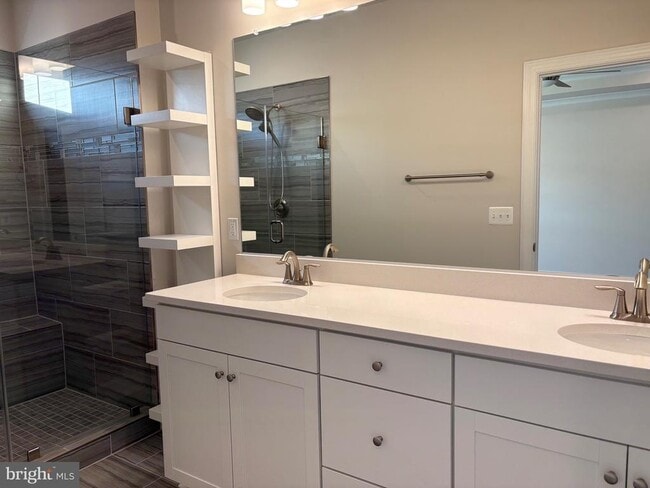 Building Photo - 139 Rubens Dr