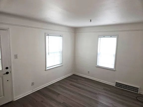 Building Photo - 1106 Grove Ave
