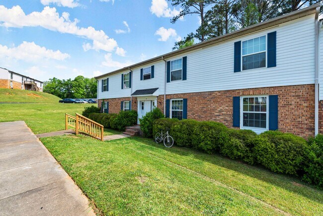 Building Photo - 2 Bedroom Availability