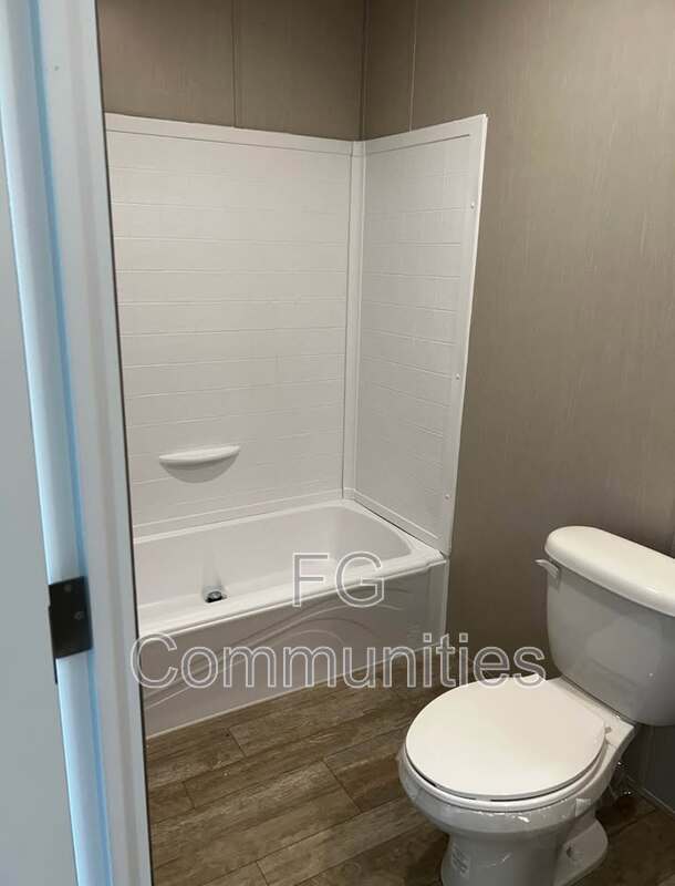 Building Photo - 141 David Dr