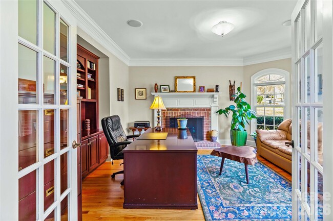 Building Photo - 13718 Robert Walker Dr