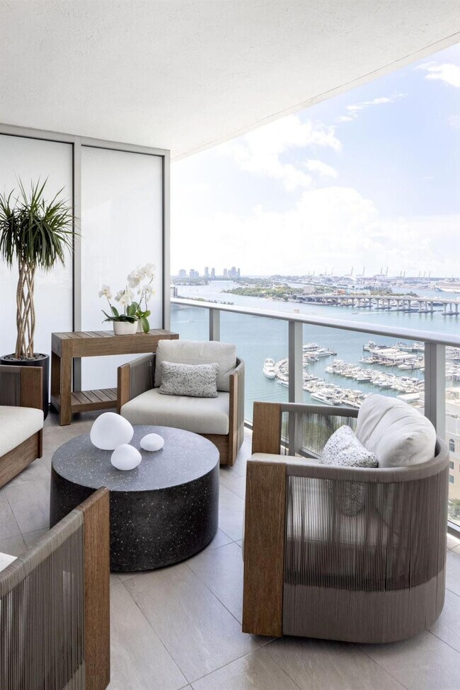 Building Photo - 488 NE 18th St