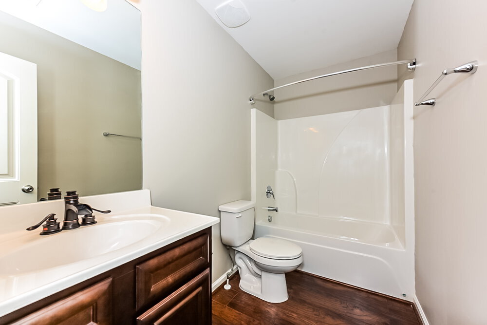 Building Photo - 559 Dahlia Dr