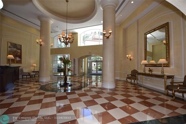 Building Photo - 20000 E Country Club Dr