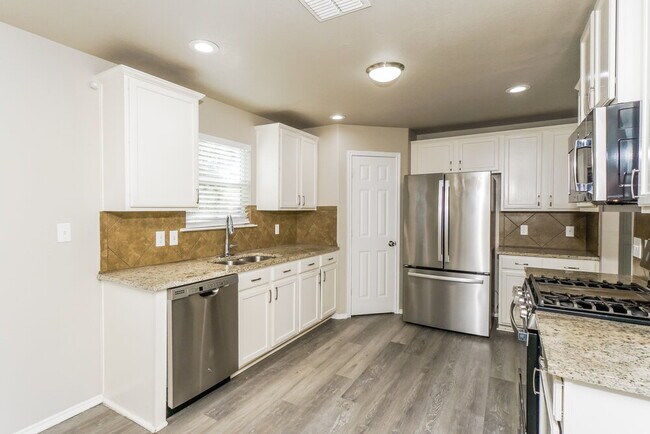 Building Photo - 110 Golden Wren