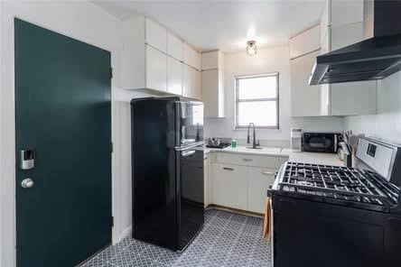 Building Photo - 1007 Epenard St