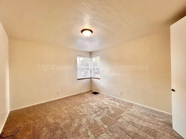 Building Photo - 2278 Nelson Ave SE