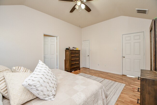 Building Photo - 15462 Signal Ridge Way