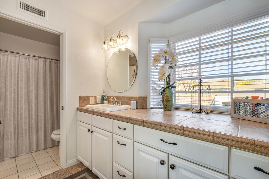 Building Photo - 385 Calle Borrego