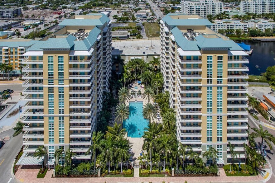 Building Photo - 700 E Boynton Beach Blvd