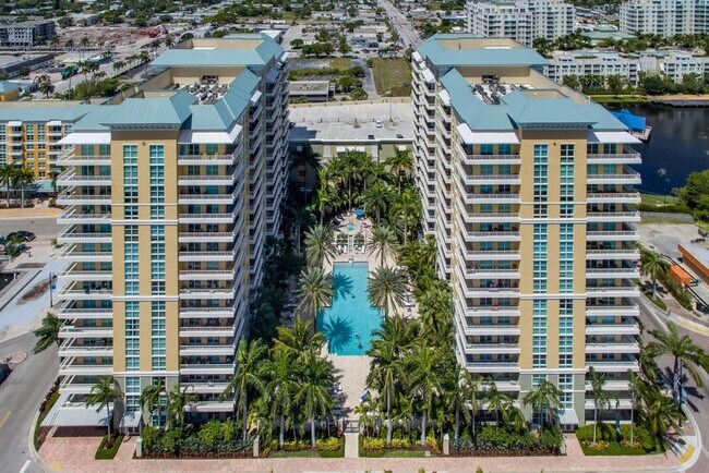 Building Photo - 700 E Boynton Beach Blvd