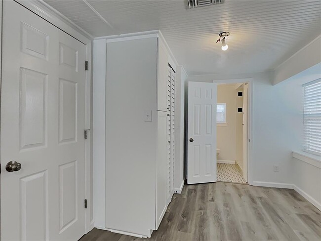 Building Photo - 4810 2nd Ave N