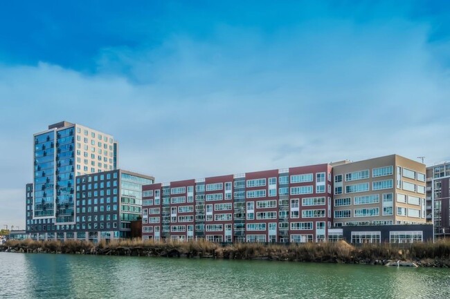 Building Photo - Modern & Spacious 2br/2ba In Mission Bay w...