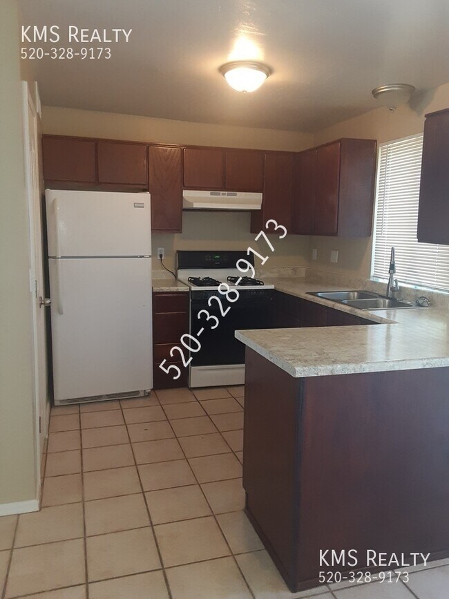 Building Photo - 7271 E Bellingham Dr