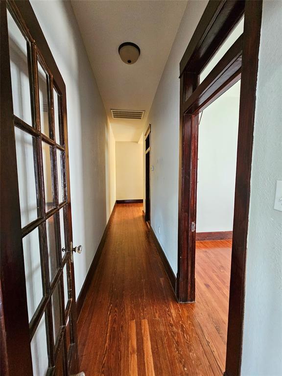 Building Photo - 718 Boundary St