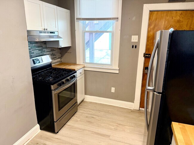 Building Photo - 3518 Beechwood Blvd