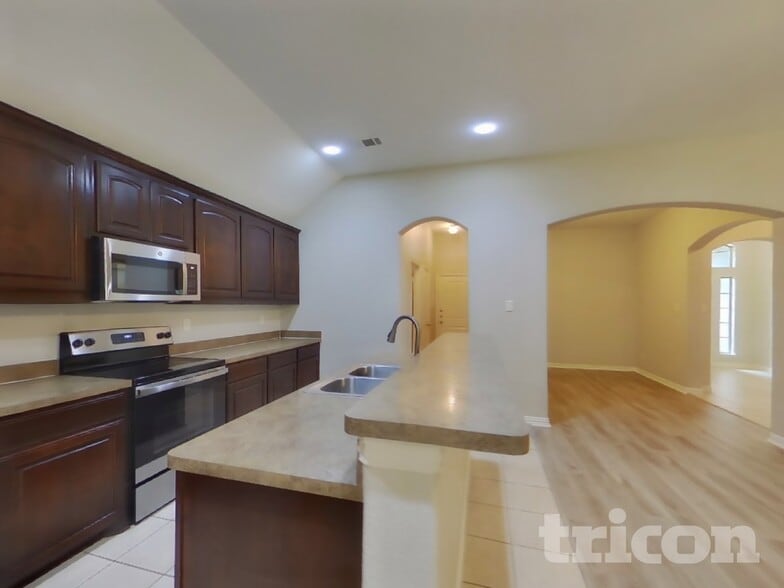 Building Photo - 207 Range Rd