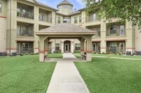 Building Photo - 200 W Yoakum Ave