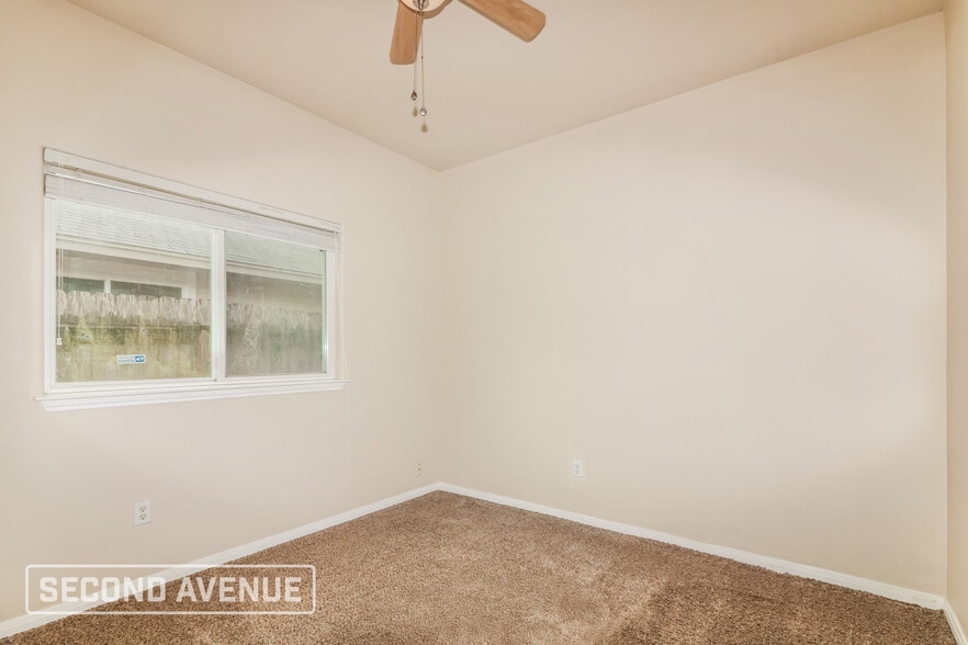 Building Photo - 2613 Las Brisas St