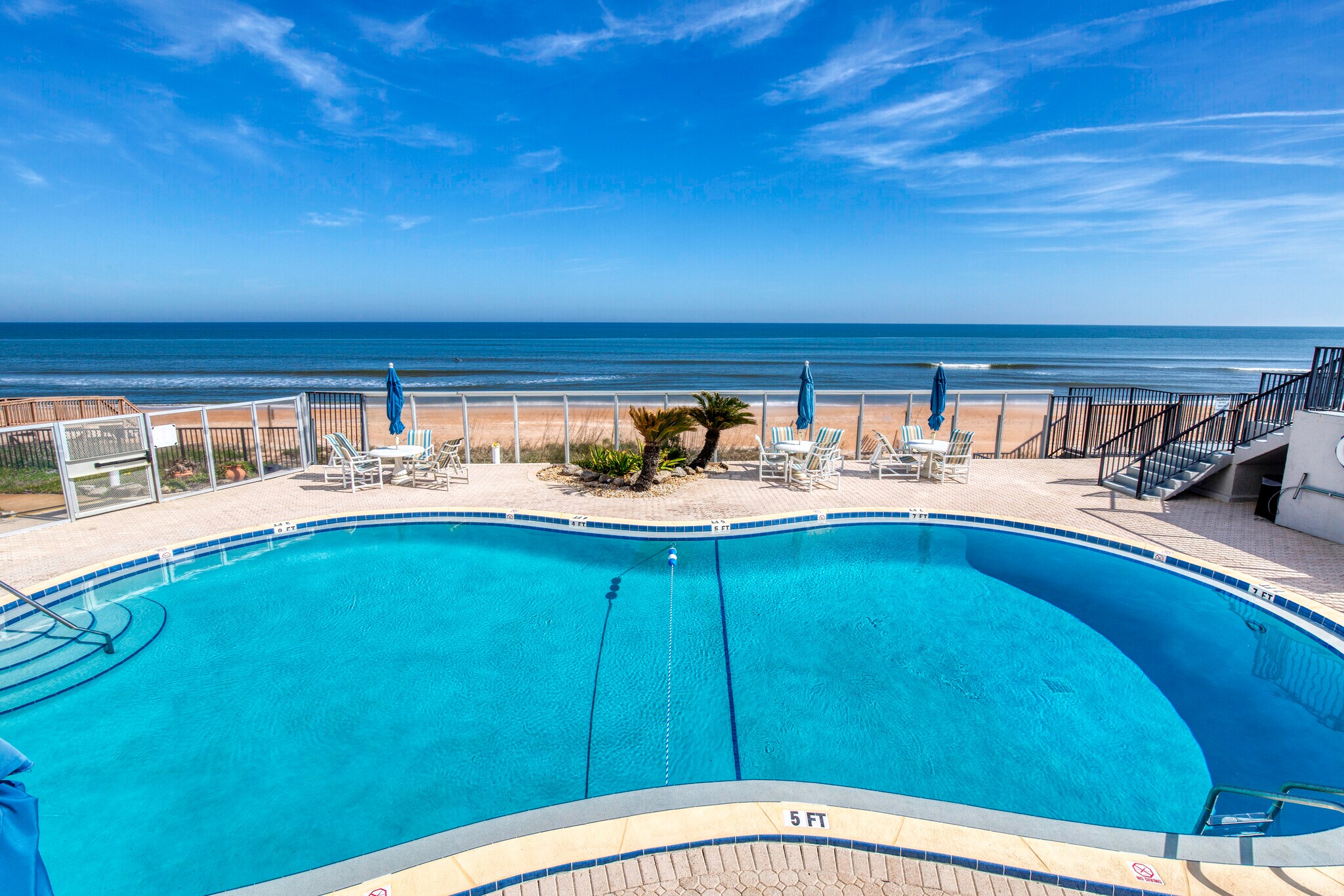 Private swimming pool - 1415 Ocean Shore Blvd