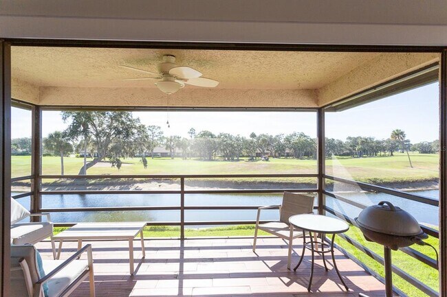 Building Photo - 5630 Golf Pointe Dr