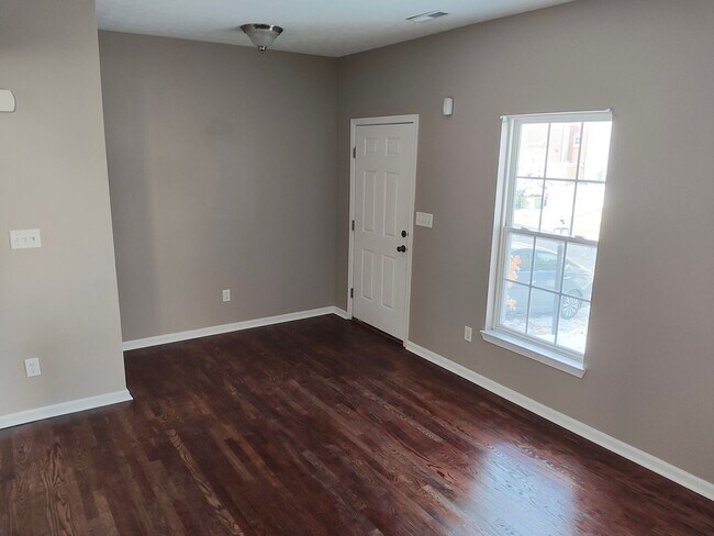 Building Photo - Beautifully maintained 4-bedroom, 2.5-bath over 2,200 sqft with a 2 car garage!