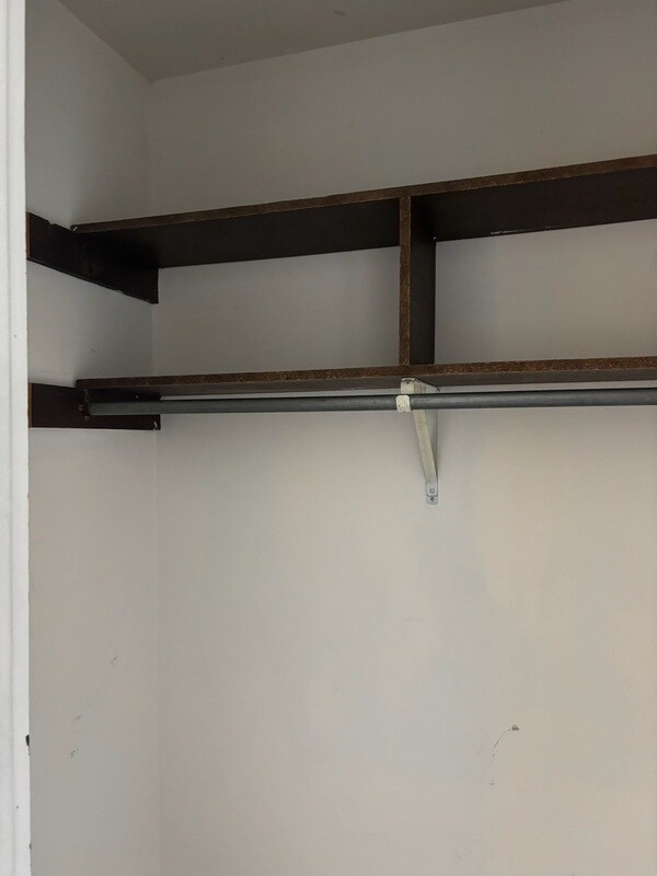 Building Photo - 134 E Johnson St