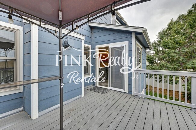 Building Photo - 5070 Hopkins Dr