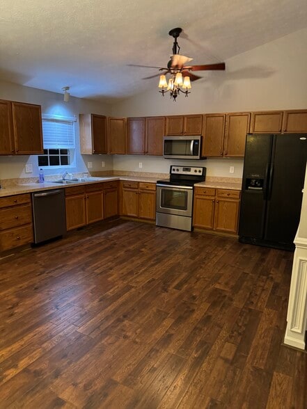 Open Kitchen - 644 Edwardian Ln