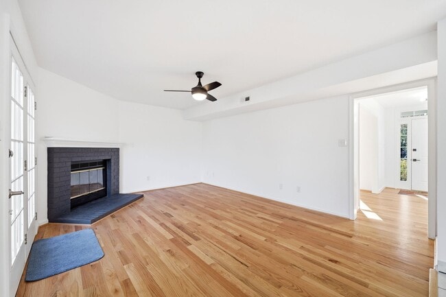 Building Photo - 1600 Old Brook Rd