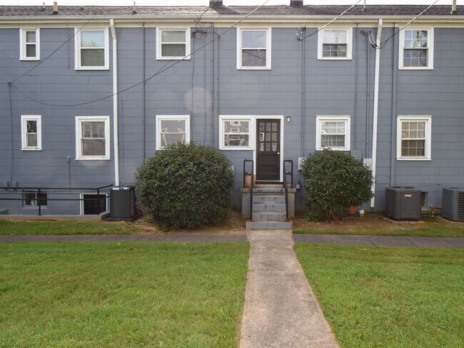 Building Photo - 2500 Miller St