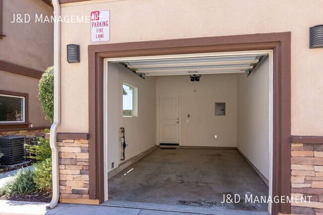Building Photo - 8123 Cascio Ct
