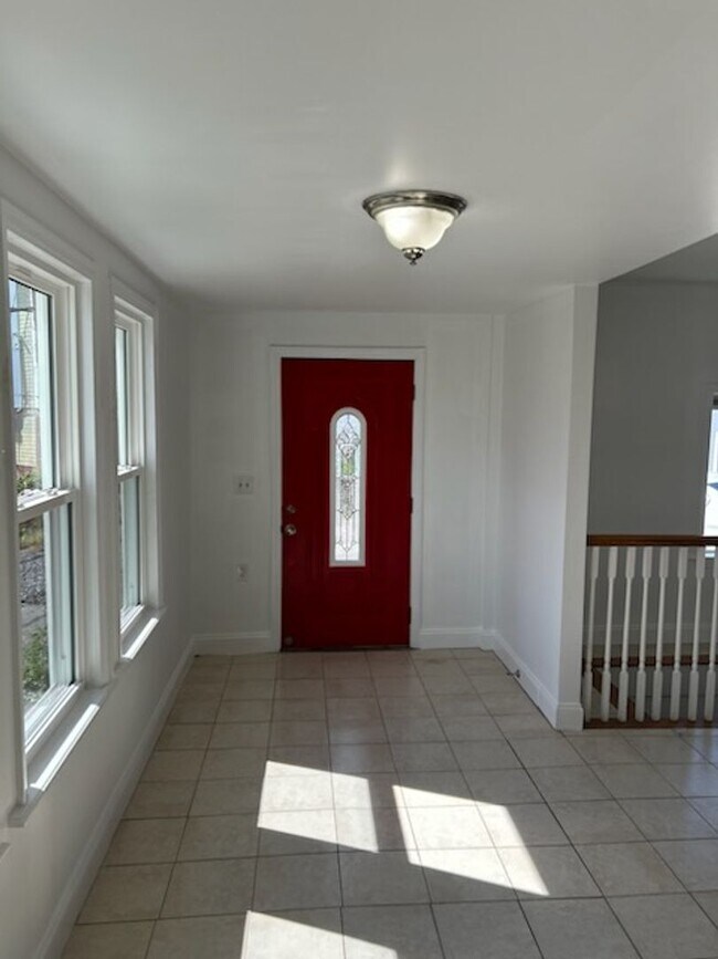 Building Photo - Single Family Home for Rent