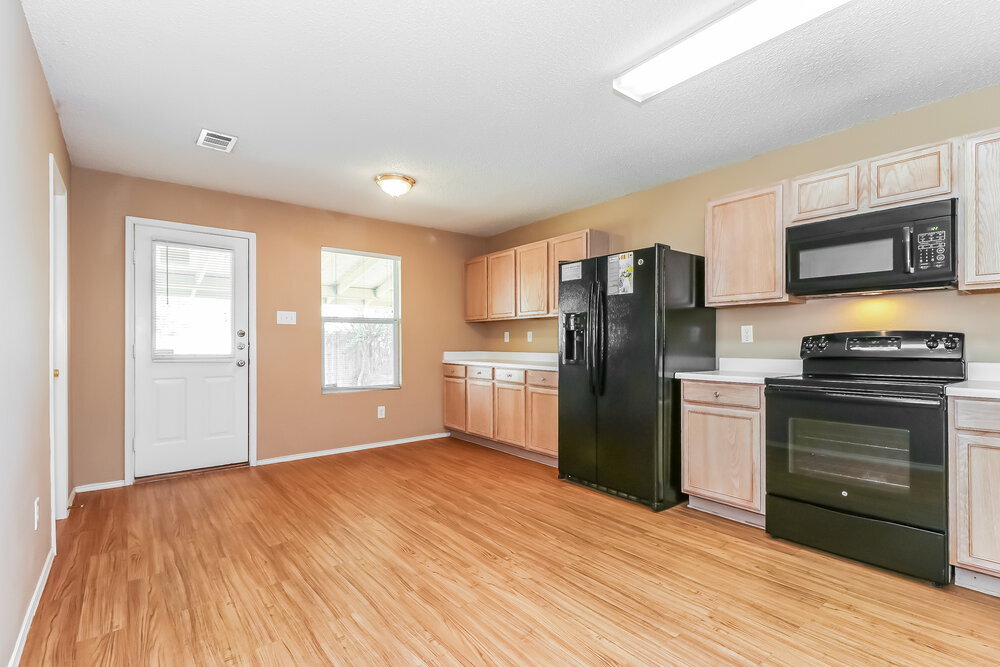 Building Photo - 548 Magdalen Ave