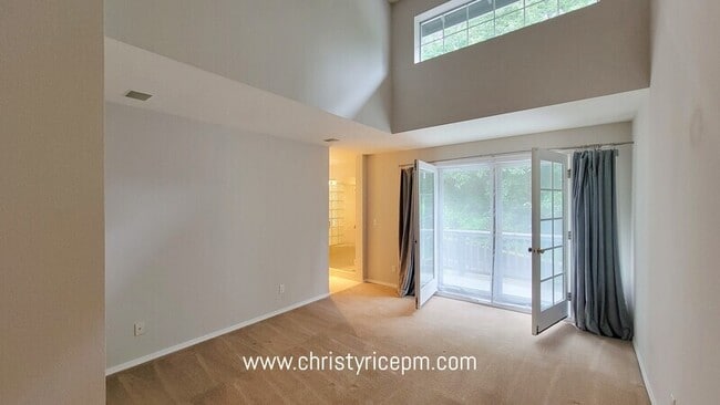 Building Photo - 9205 NE 128th Ln