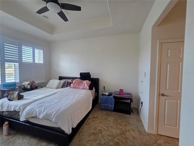 Building Photo - 2435 Palm Tree Dr